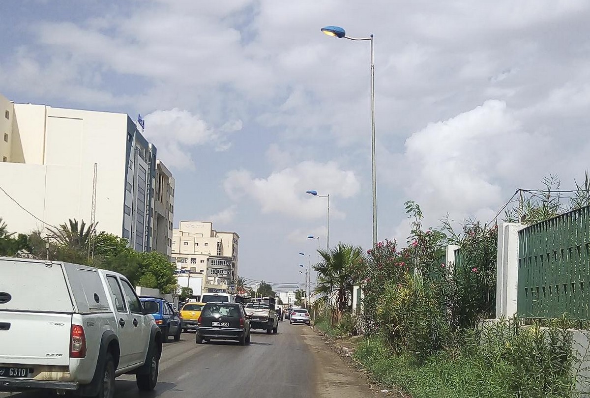 صفاقس من قصّاص شعبان إلى مركز قدّور : أضواء البلدية تشتغل نهارا بطريق تونس