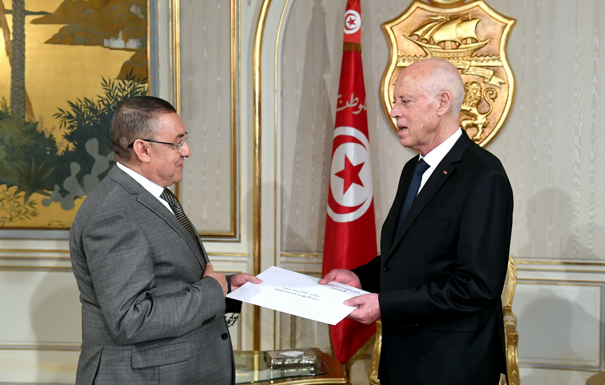 رئيس  الدولة  يستقبل المبعوث  الخاص للرئيس الجزائري عبد المجيد  تبّون