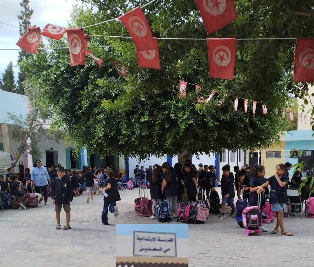 مدرسة حي المسعدين : بسبب الاشغال تلاميذ تحت الشمس  الحارقة