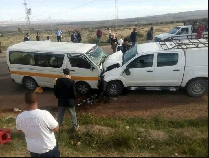 القصرين: 10 إصابات في حادث اصطدام بين سيارة نقل ريفي وسيارة رباعية الدفع