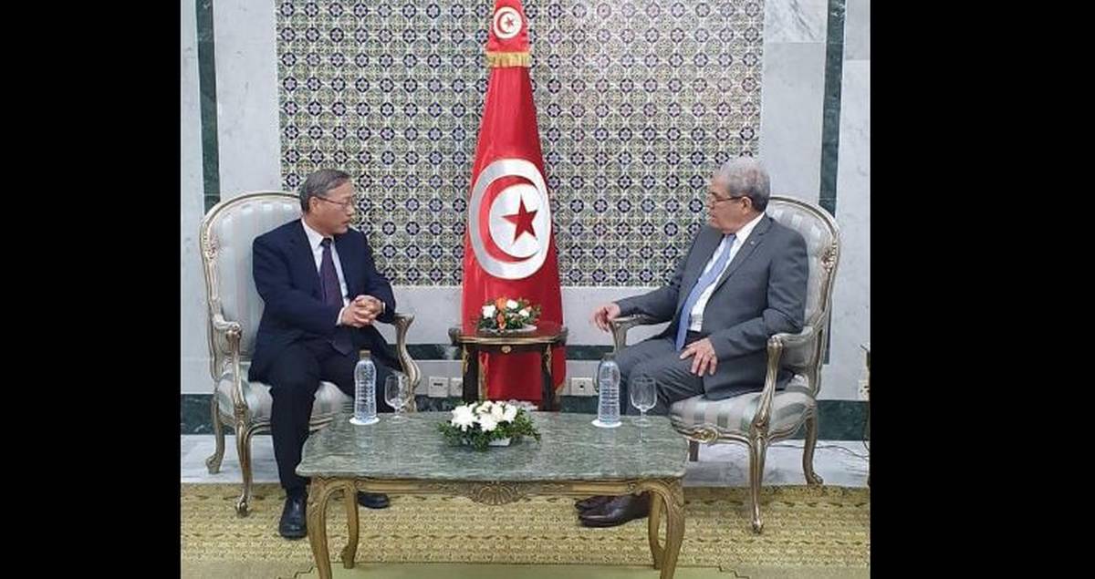 القمّة العربية-الصينية الأولى محور لقاء الجرندي بسفير جمهورية الصين الشعبية بتونس
