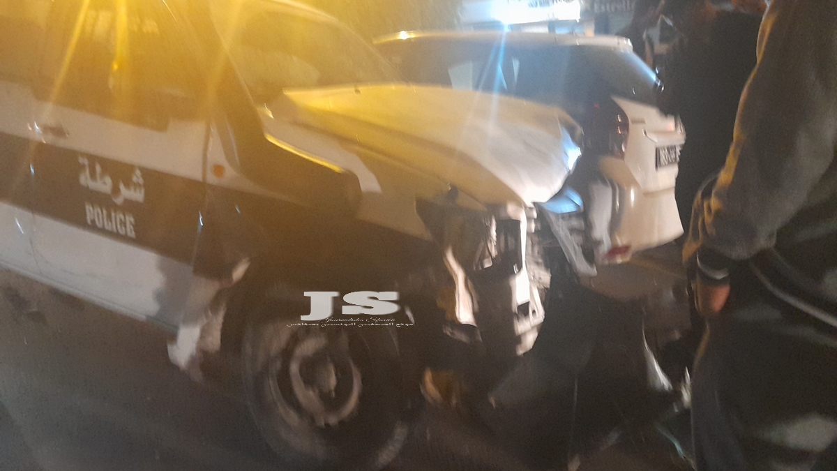 صفاقس  حادث مرور بطريق الافران بين سيارة شرطة وسيارة تاكسي واصابات متفاوتة
