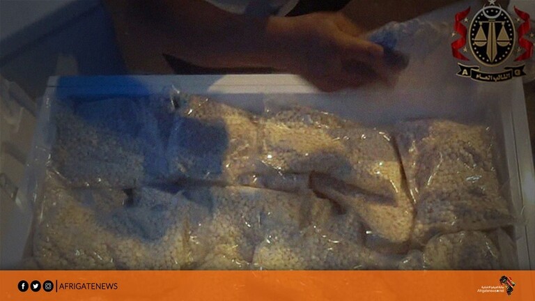 ليبيا.. ضبط كمية كبيرة من الحشيش والحبوب المخدرة قادمة من تركيا