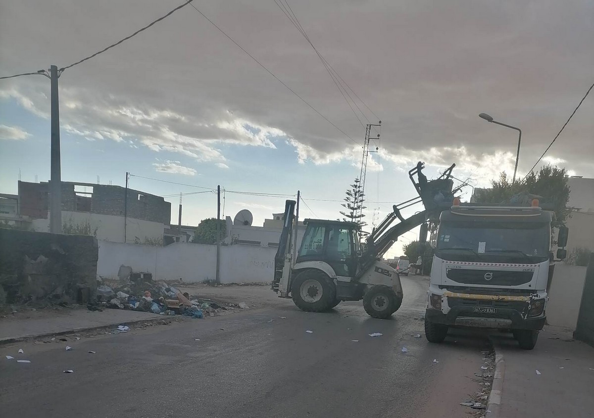 مصدر من بلدية قرمدة :تم تنظيف كامل المنطقة والعودة إلى النسق  العادي