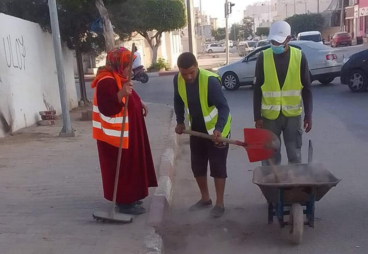 صفاقس : انطلاق تنفيذ برنامج الكنس اليدوي