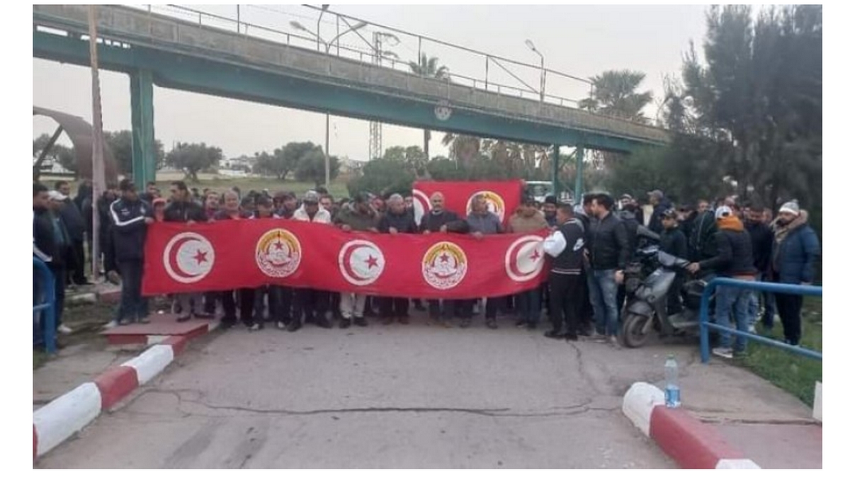 مسؤول جهوي يتعهدّ بإنقاذ شركة اسمنت بنزرت التي تعاني من توقف الانتاج.