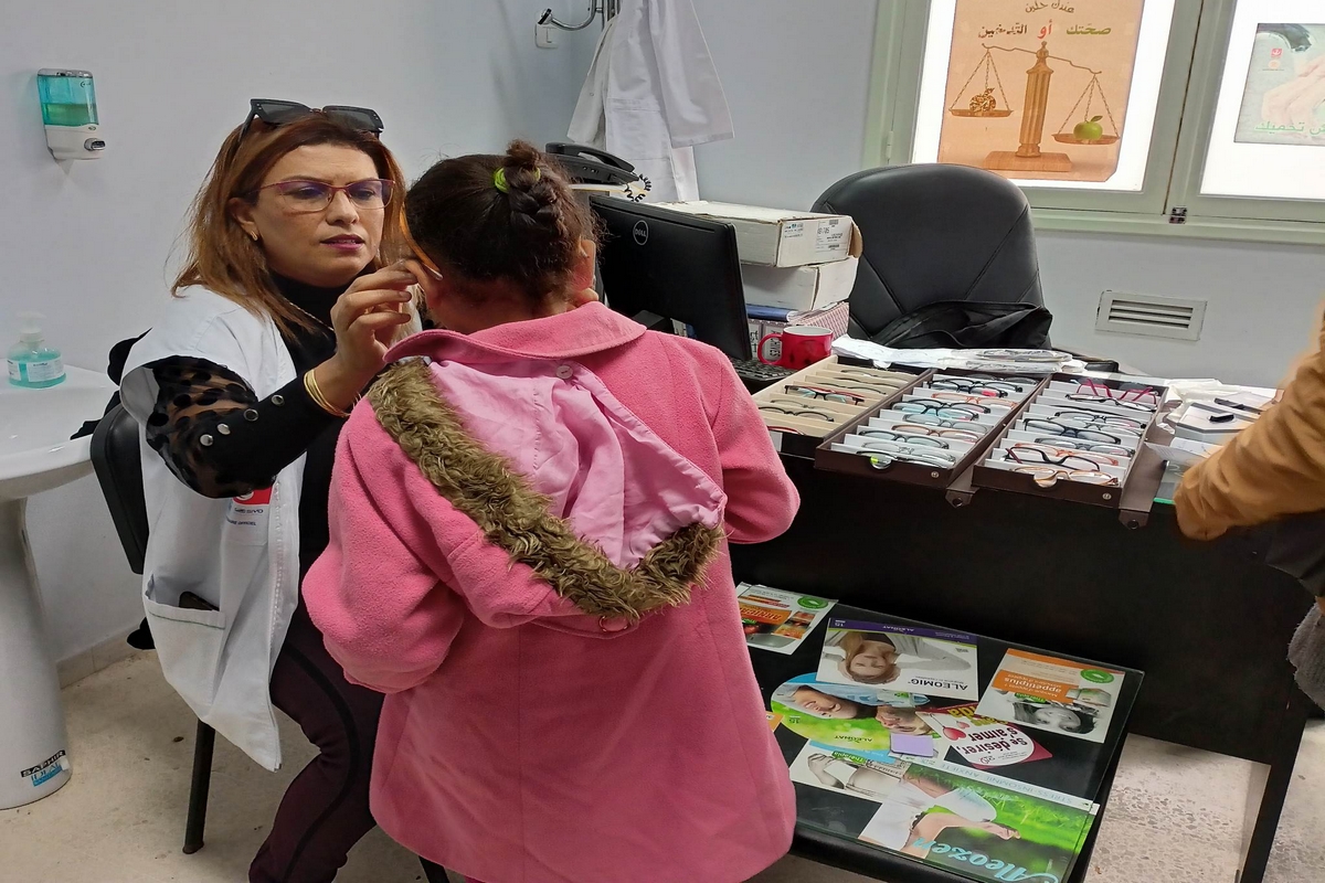 صفاقس : تمكين 53 تلميذا من نظارات طبية