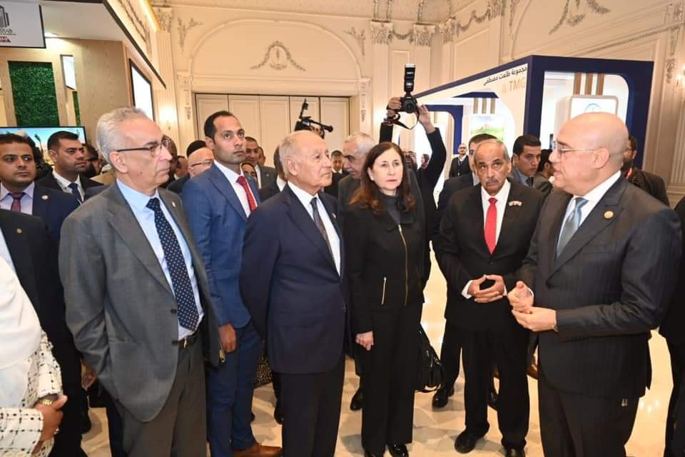 وزيرة التجهيز والإسكان تقدم مشروعي “تبرورة” و”بن غياضة” في مصر