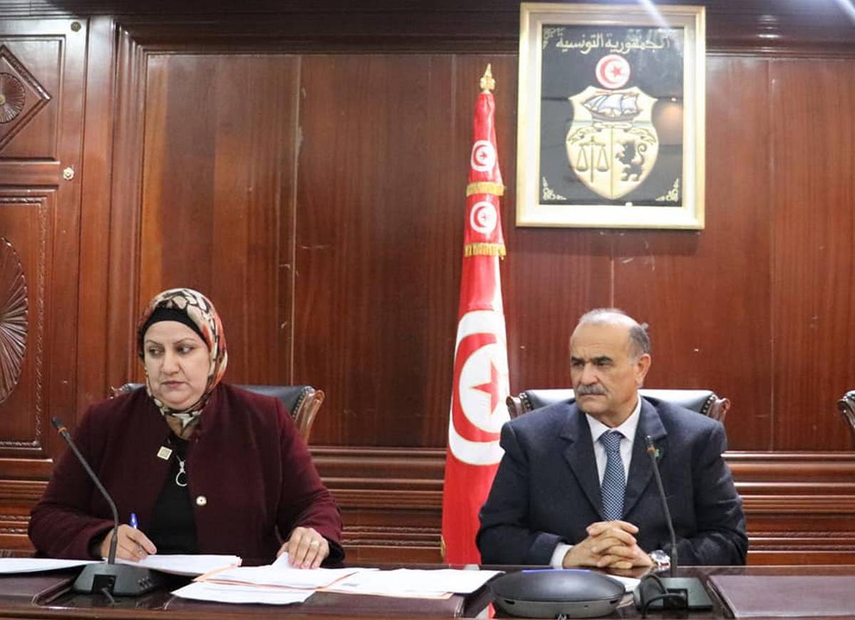 جلسة عمل بولاية صفاقس حول  متابعة توزيع الاعلاف