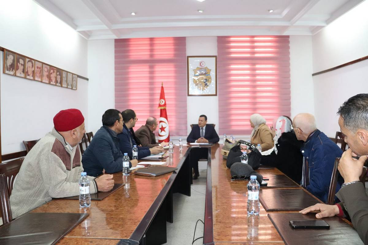 جلسة عمل بولاية صفاقس للجنة الجهوية لمتابعة ومراقبة الفضاءات الفوضوية