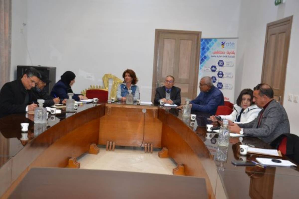 صفاقس : جلسة للنظر  في الايام الثقافية الليلية للبلدية  في رمضان