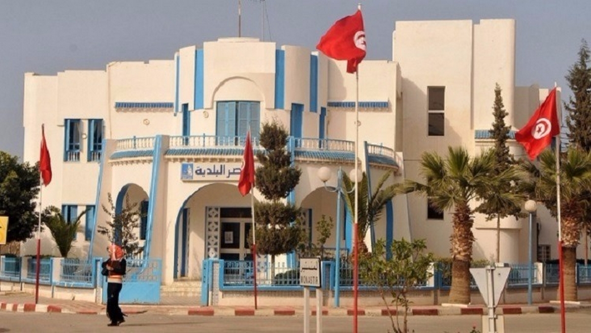 بلدية المنستير تفتح مناظرة خارجية بالاختبارات لإنتداب متصرّفين بالسلك الإداري المشترك