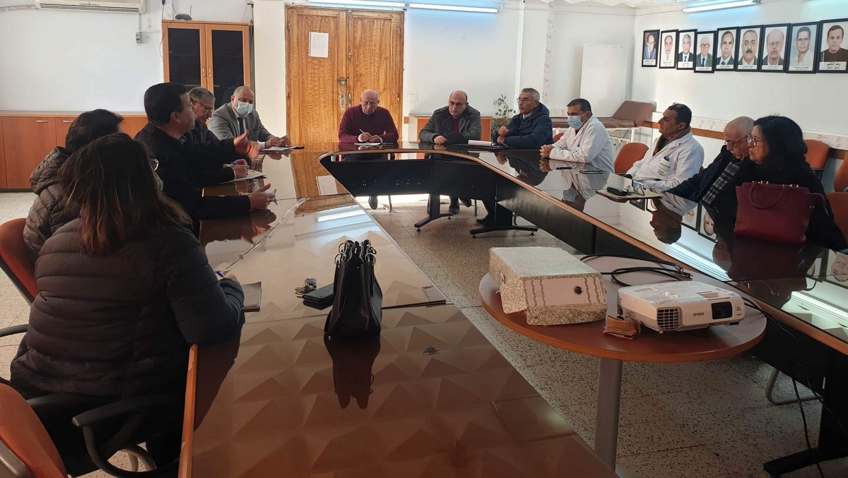 صفاقس : جلسة عمل بإشراف المدير الجهوي للصحة حول إجراءات زراعة الكبد
