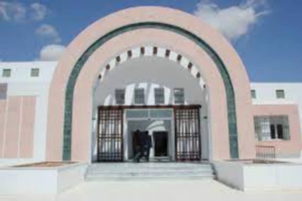 إطلاق اسم الدكتور محمد خماخم على دار الثقافة بساقية الزيت