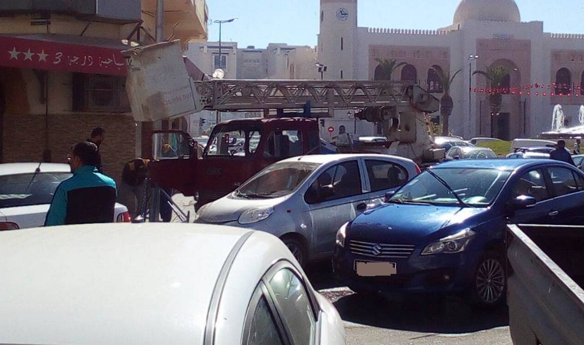 صفاقس : عُمّال مصلحة  الانارة بالبلدية   يتعرّضون  لأخطار جمّة.