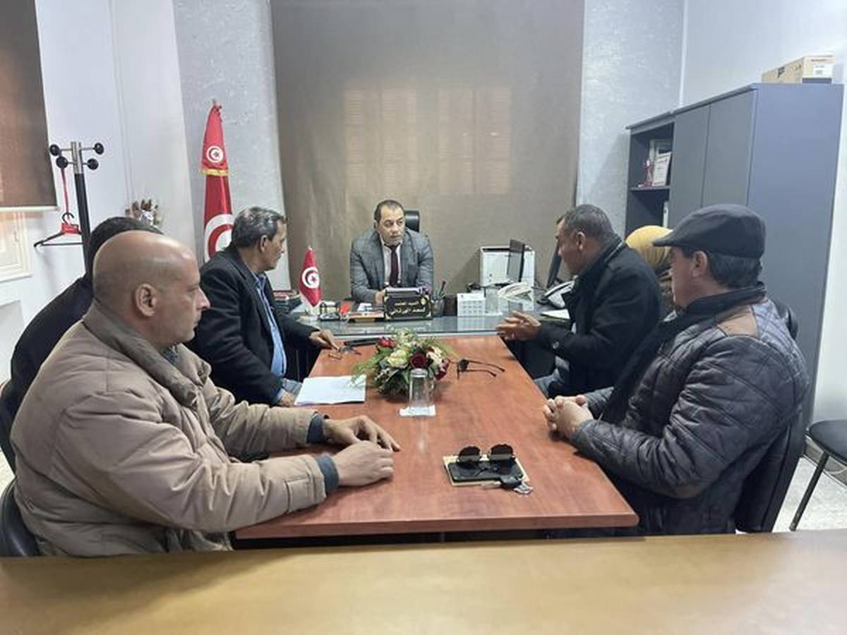 الاسعد الورتاني معتمد صفاقس الغربية يشرف على الإجتماع الدوري للسادة عمد المناطق