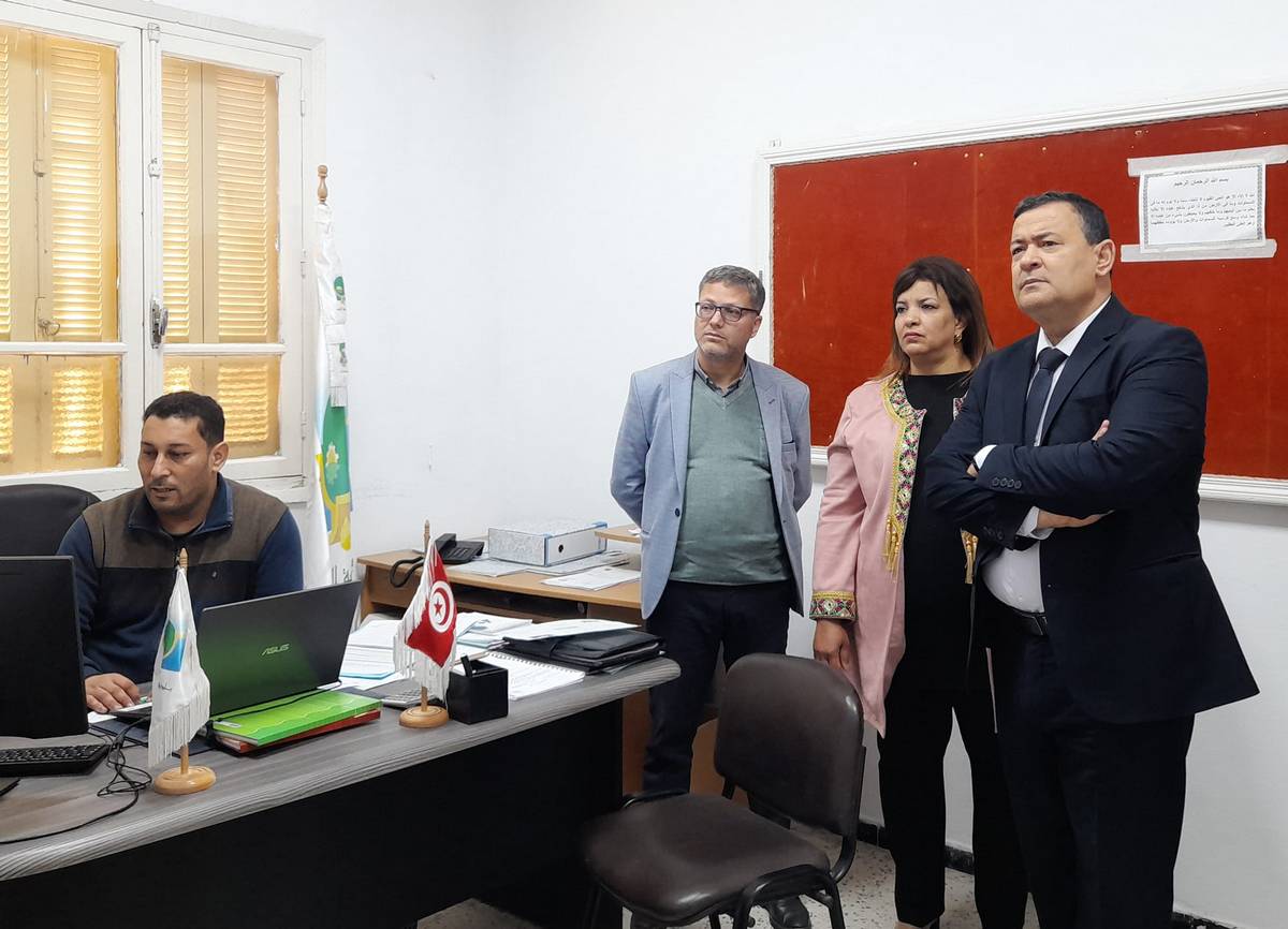 السيد الحبيب بلغوثي يؤدّي زيارة تفقّدية الى بلدية ساقية الزيت ومركزالبريد بها