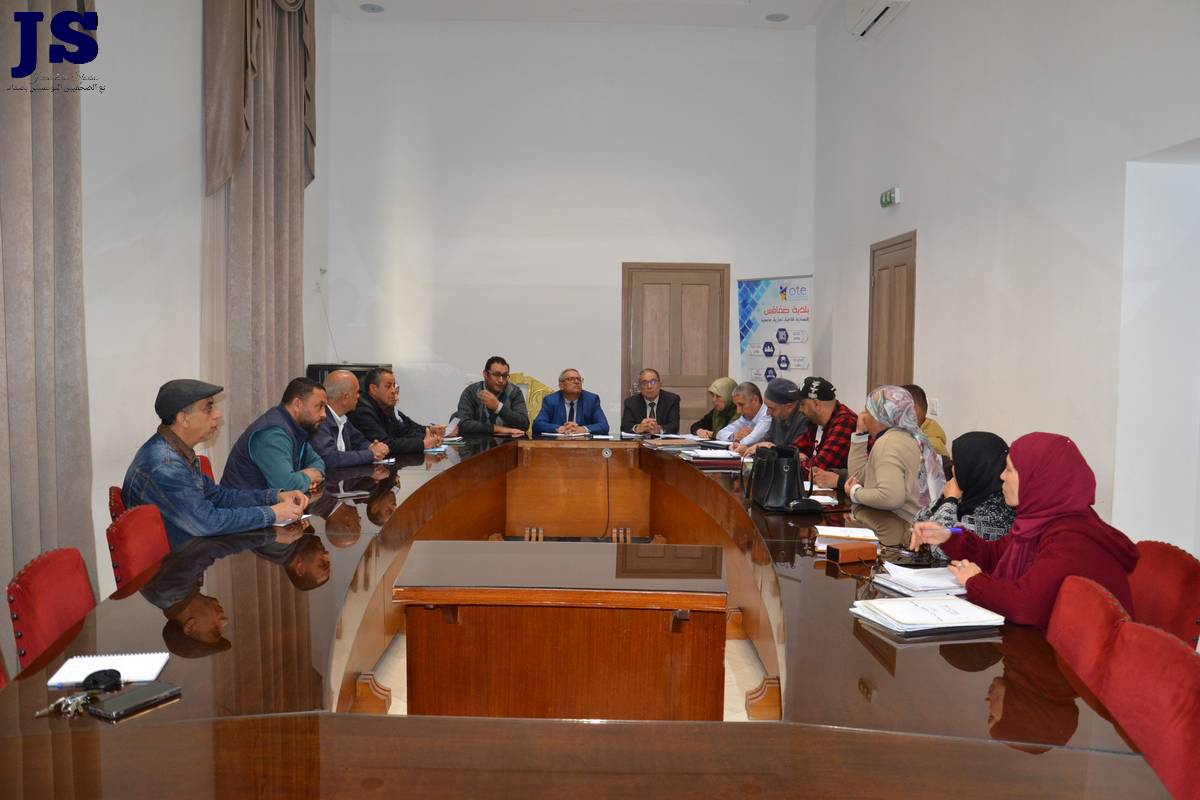 بلدية صفاقس : جلسة  عمل لمتابعة مشاريع الإستثمار البلدي لسنة 2023