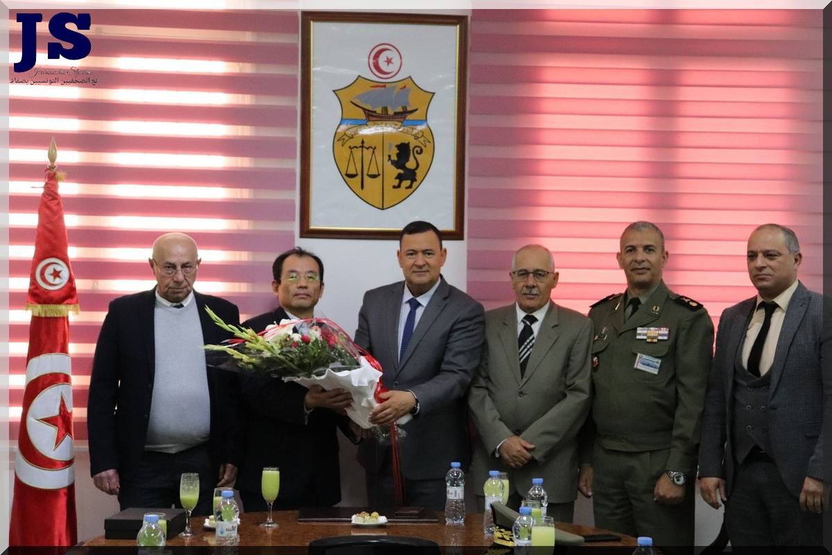 صفاقس : تكريم وتوديع ممثل الشركة الصينية التي قامت بإنجاز المستشفى الجديد بطينة