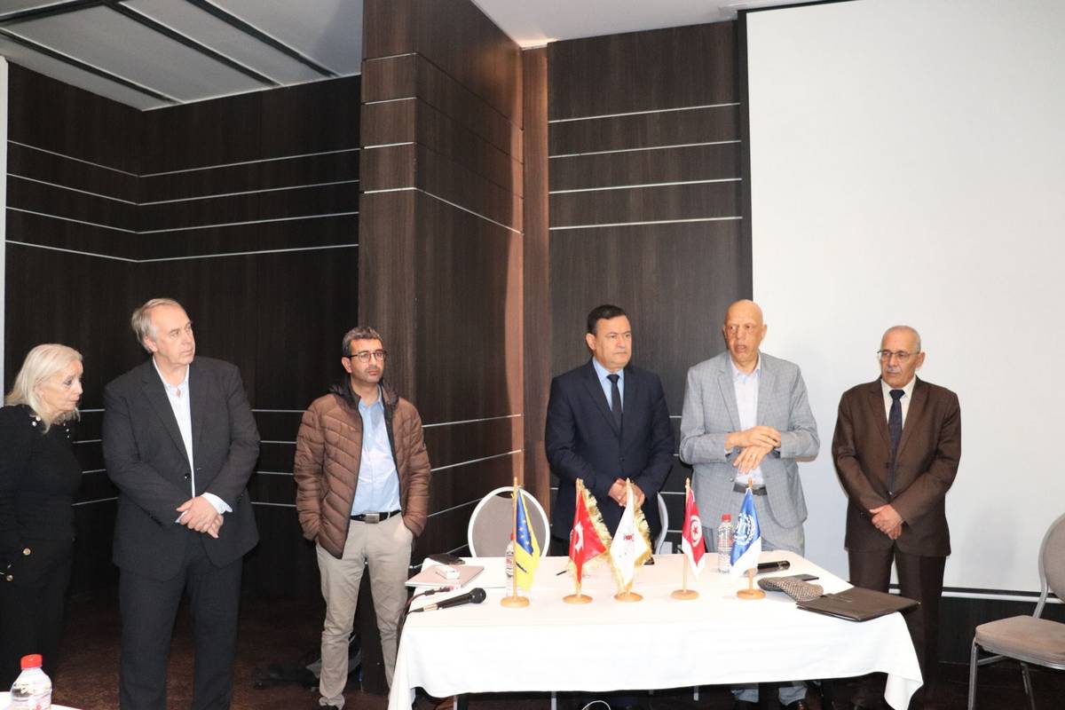 المدير العام للشؤون الإدارية والمالية بوزارة الداخلية ووالي  صفاقس يشرفان على ورشة عمل