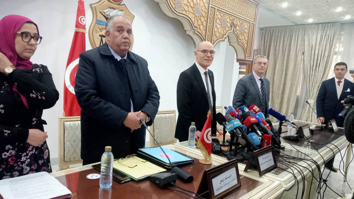 خلال  ندوة  صحفيّة: وزير الخارجية يقول  انه من  المضحك ان يتهموا  تونس بالعنصريّة