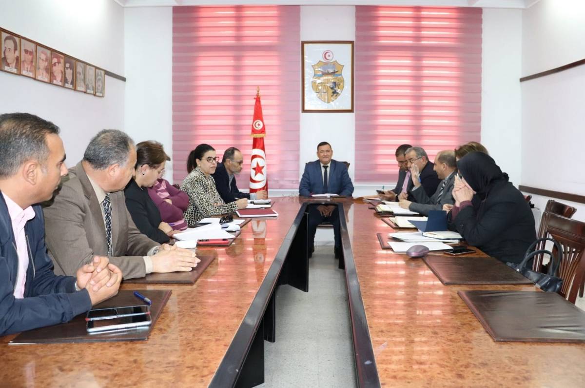 صفاقس: جلسة عمل لفض النزاع العقاري الخاص  بمشروع الممر العلوي بالقاصة الحزامية كلم 4