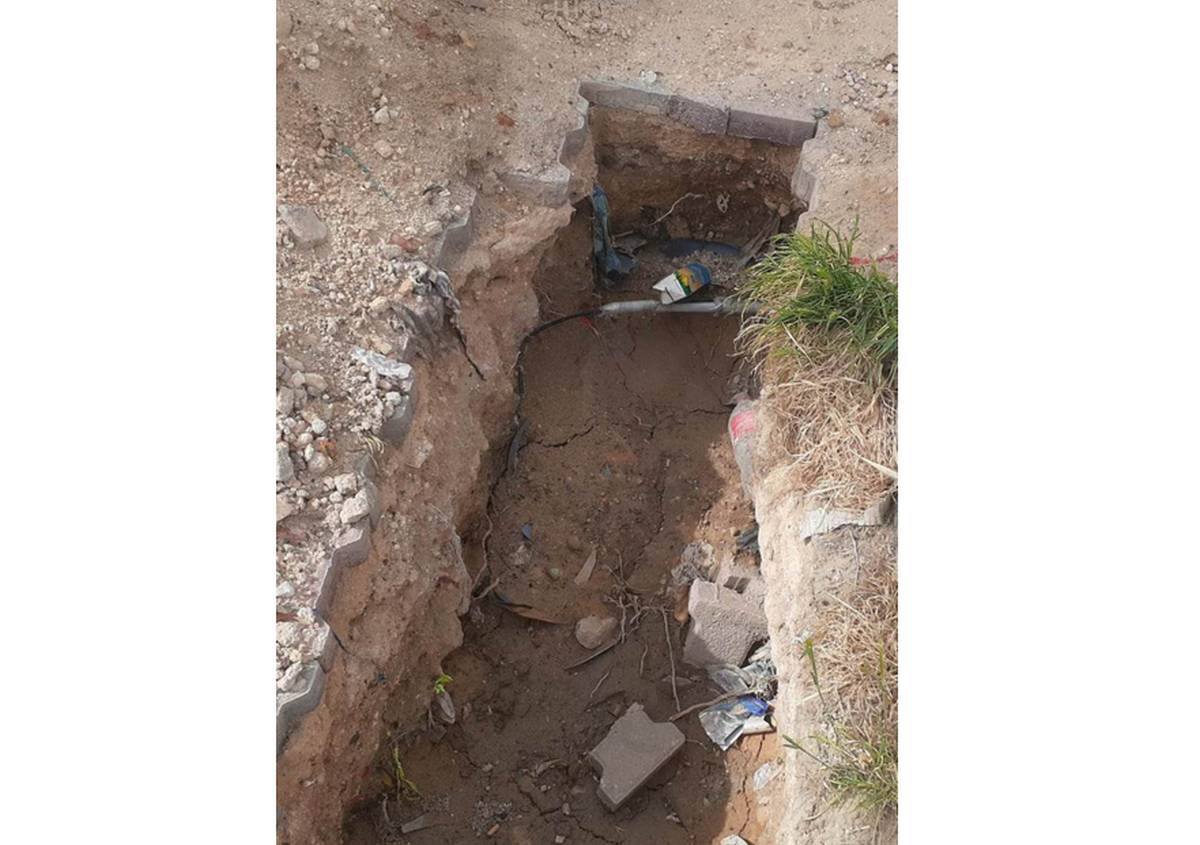 صفاقس : حفرة عميقة قد تُحيل أحد المواطنين على المستشفى!!!