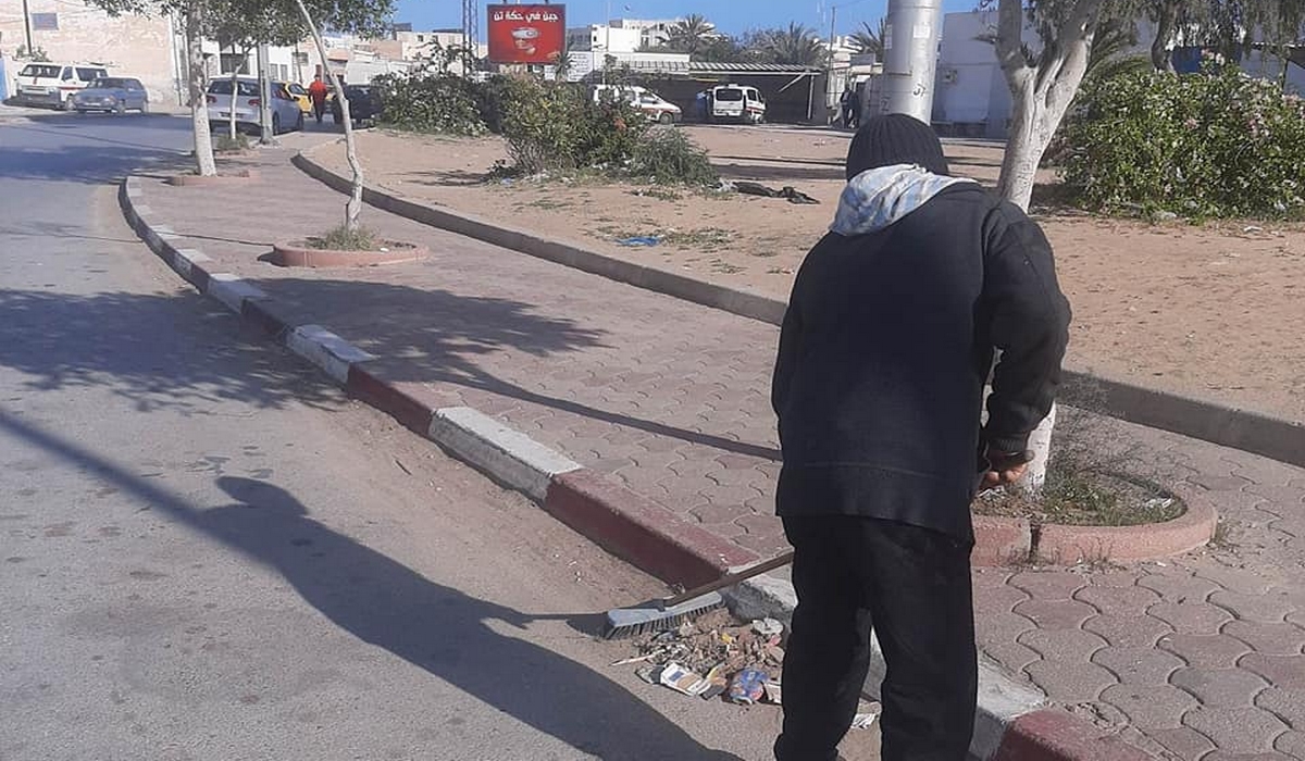 صفاقس : حملة نظافة في محيط ملعب الطيب المهيري