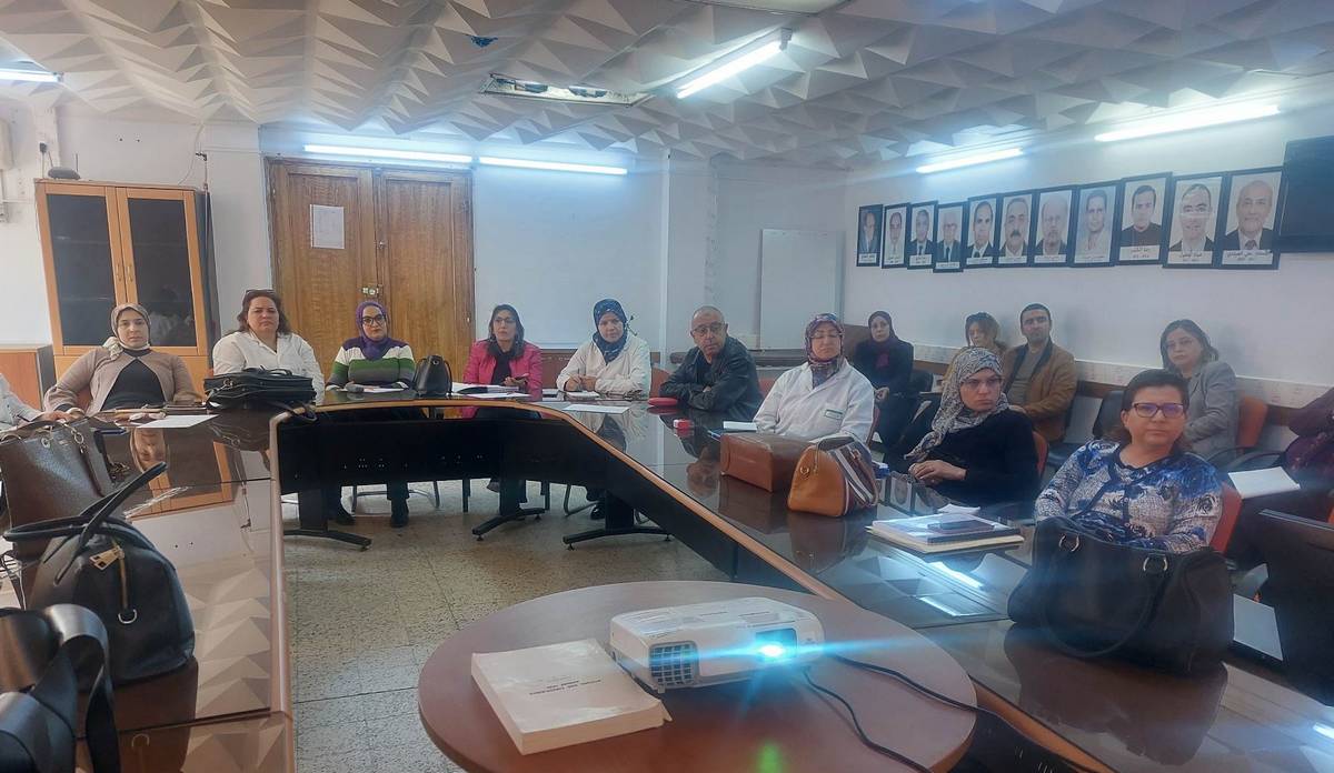 صفاقس :جلسة  عمل حول قائمة الادوية الاستشفائية في تحيينها الجديد