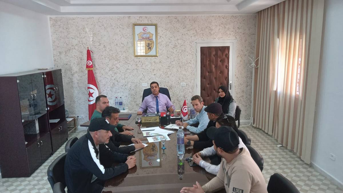 صفاقس : معتمد عقارب يُشرف على جلسة خصصت للاستعداد لمتابعة التظاهرة الرياضية بمحمية القنة