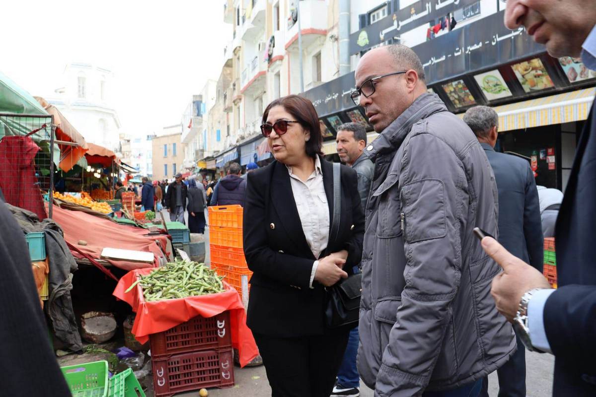 وزيرة التجارة وتنمية الصادرات في جولة تفقدية لأسواق سيدي البحري والقلالين والحلفاوين.