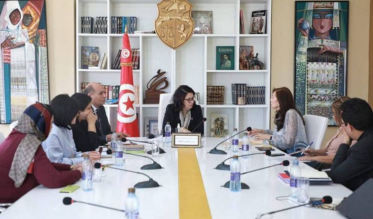 الاستعدادات الفنية واللوجستية لتنظيم الدورة الثالثة من أيام قرطاج للفن المعاصر محور جلسة عمل تحت إشراف وزيرة الشؤون الثقافية