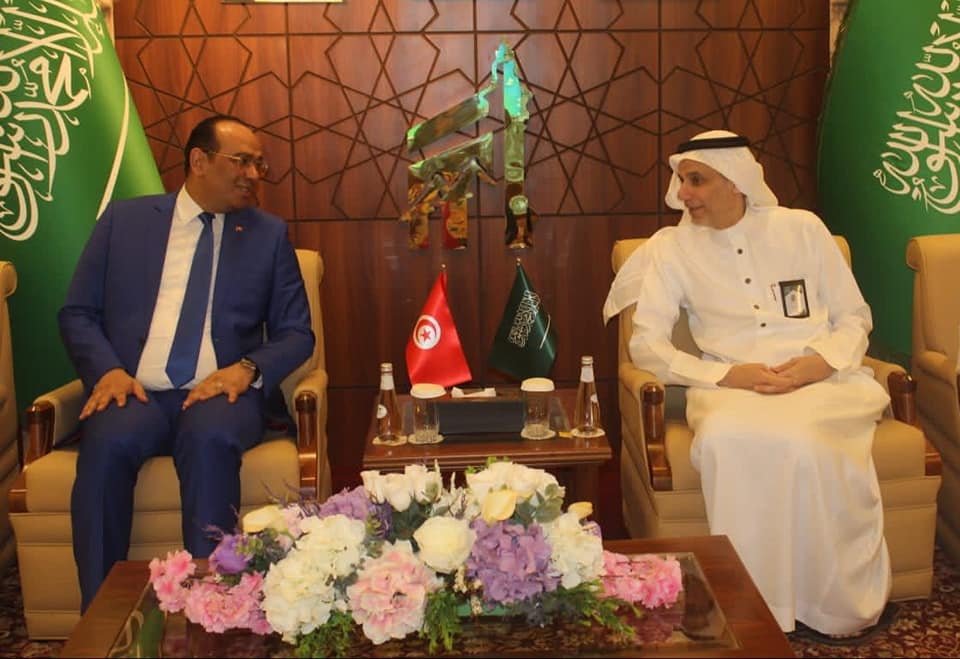 وزير الشّؤون الدّينية يعقد جلسة عمل مع رئيس شركة مطوّفي حجيج الدُّول العربيّة