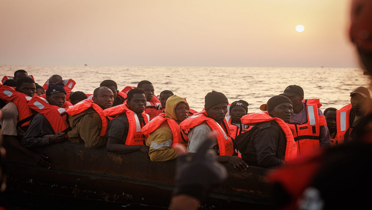 أغلبهم أبحروا من صفاقس والشابة : 408 شخص يصلون لامبيدوزا