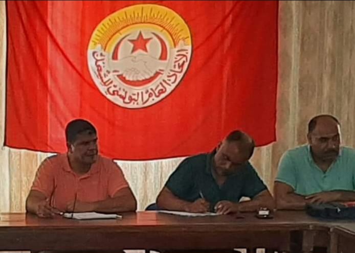 بنزرت: استقالة جماعية لـ25 مدرسا مكلفا بالادارة.