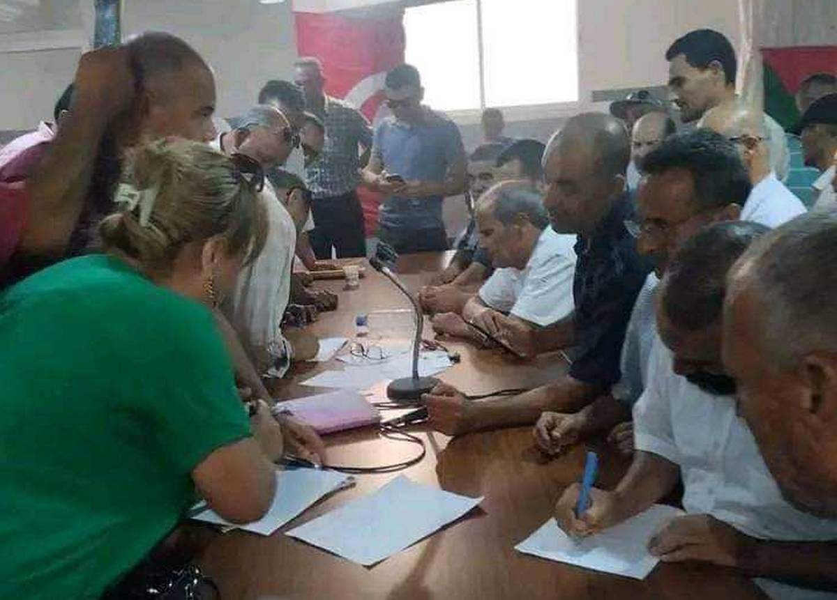 صفاقس : على خلفيّة إقالة بعض المديرين.. استقالات جماعية للمديرين