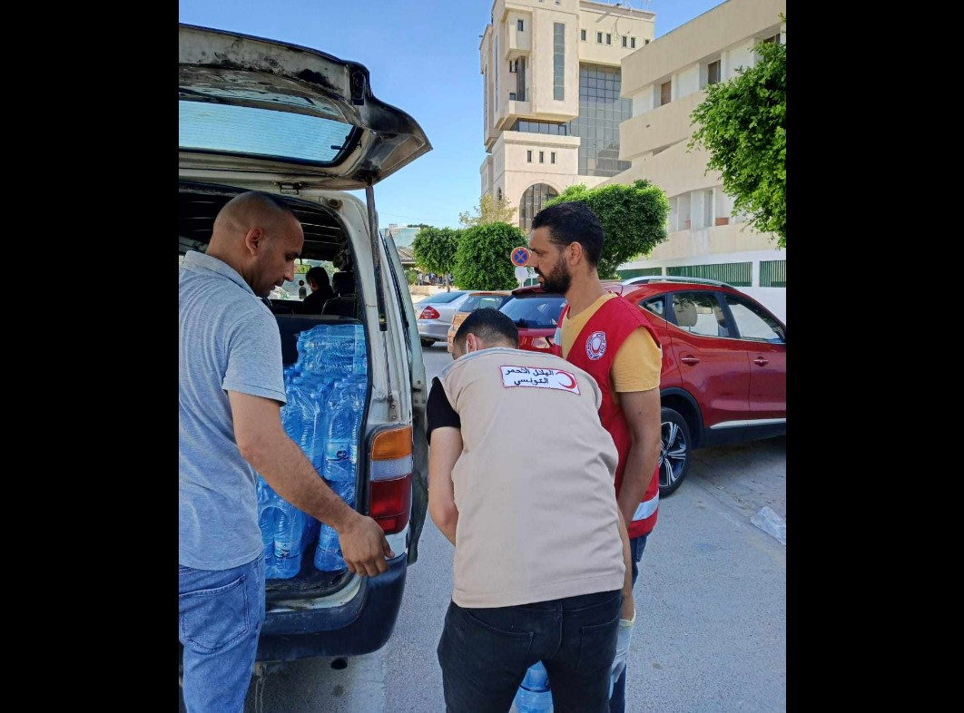 بالتنسيق مع رئاسة الجمهورية : الهلال  الأحمر يمكن الطلبة الفلسطينيين من منحة شهرية تقدر ب400دينار.