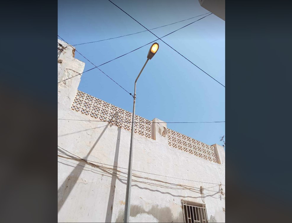 صفاقس : من  يفك لغز الانارة العمومية التي  تشتغل  ليلا نهارا؟