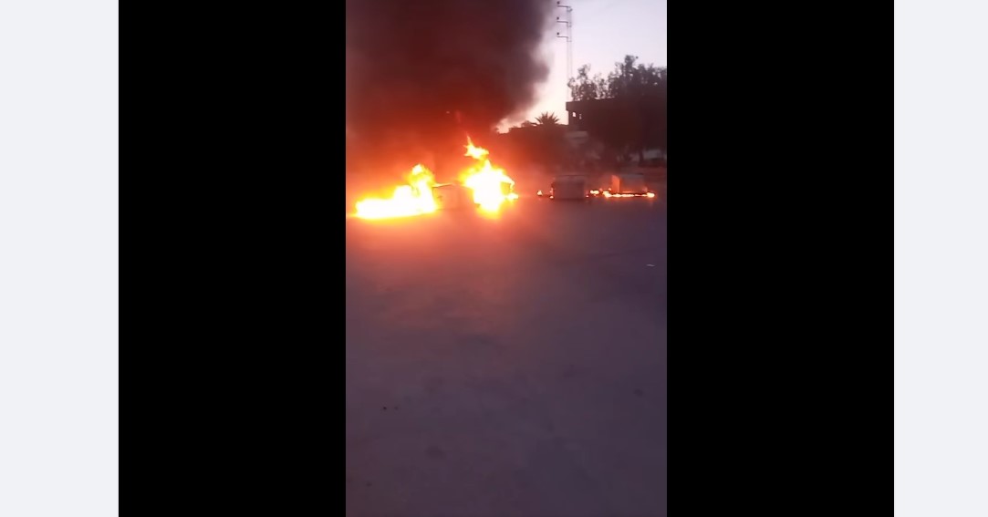 قطع الطريق الرابطة بين صفاقس والمهدية تنديدا بجريمة البارحة