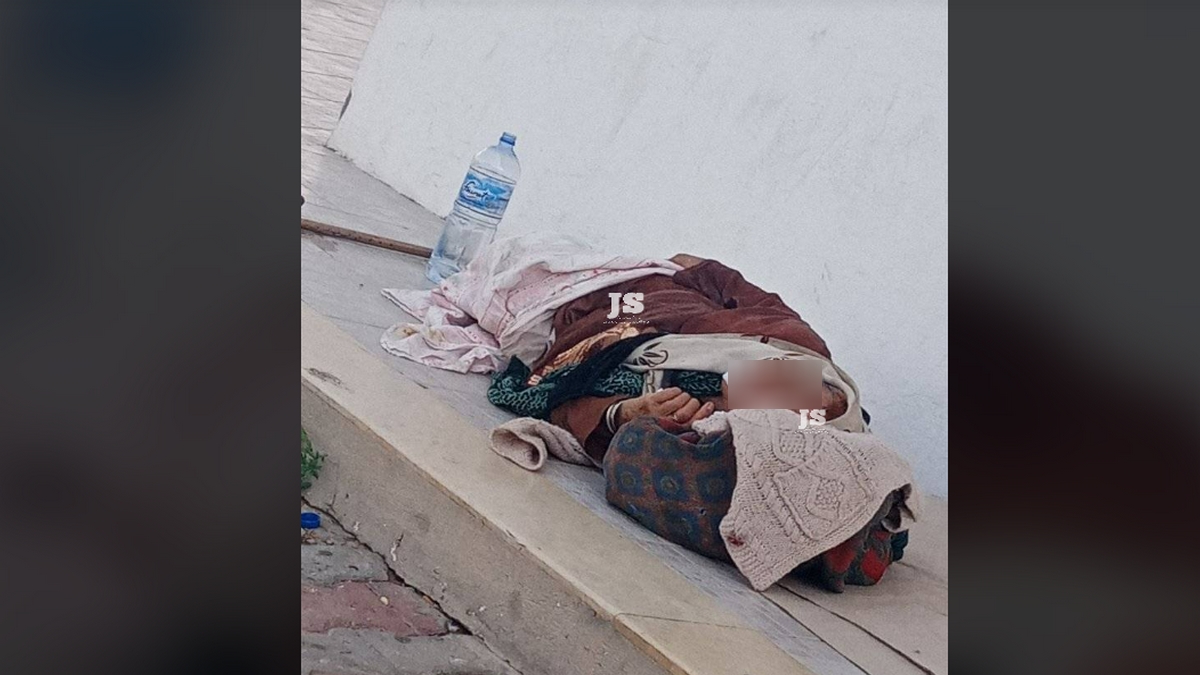 صفاقس : حسب روايتها الأبناء يُلقون بأمهم المُسنة في الشارع في درجة حرارة لا تُطاق
