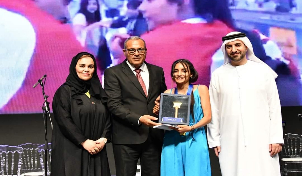 التلميذة ملاك مسلم تمثل تونس في الدور النهائي لمسابقة تحدي القراءة العربي