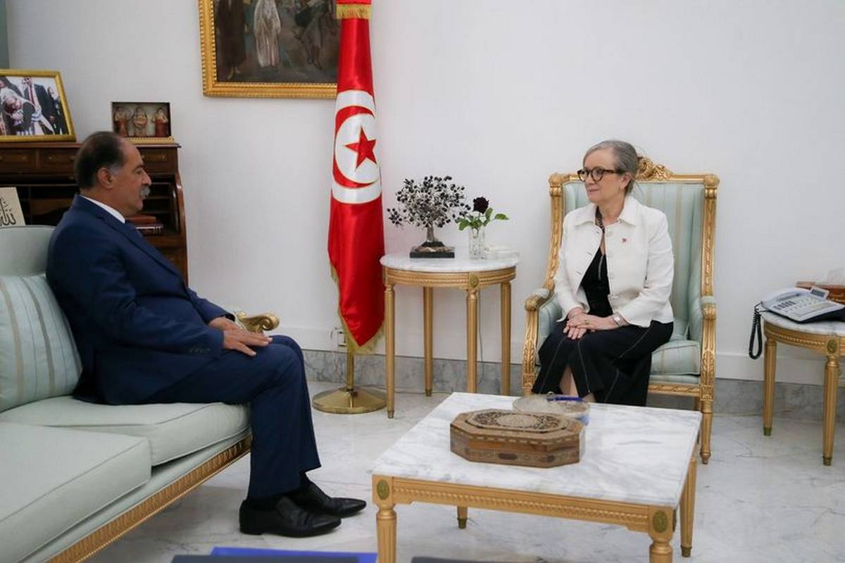 رئيسة الحكومة تتحادث مع وزير الداخلية حول  الوضع  في  صفاقس