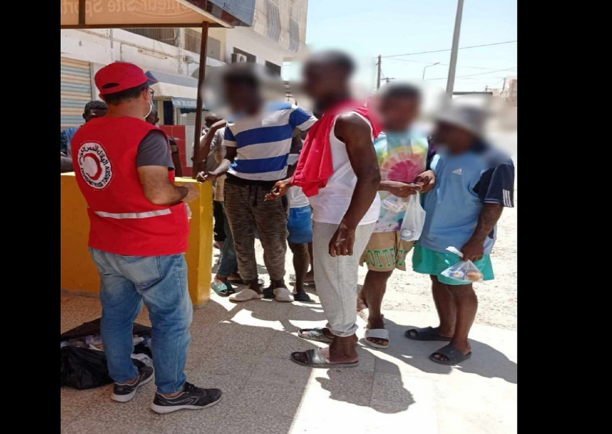 صفاقس الهلال الأحمر يواصل الإحاطة بالأفارقة