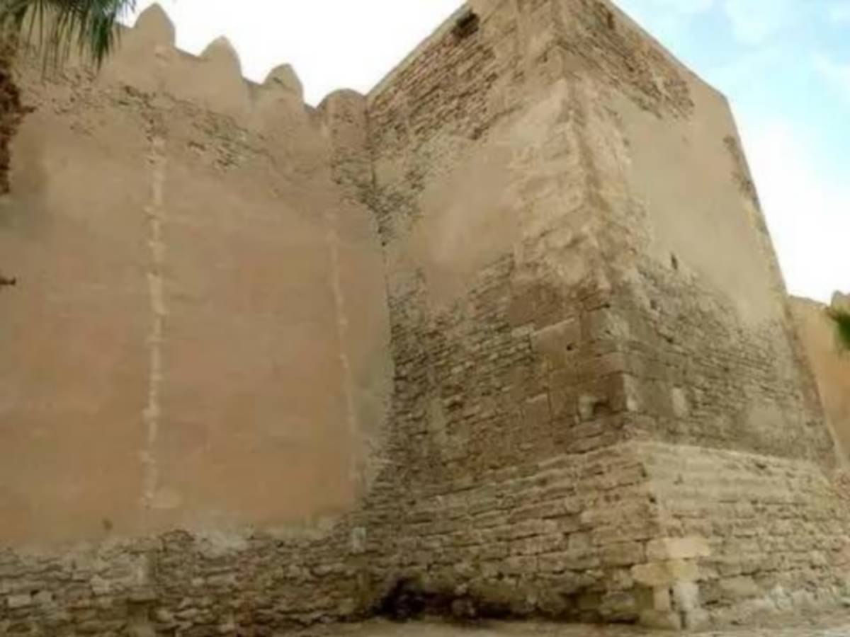 سور صفاقس يقول لوزارة الثقافة وللحكومة وللرئاسة : غُطُّوا في نَومكُم ...