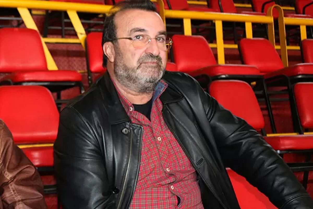 فسخ العقد بالتراضي بين مدرب الكرة الطائرة فؤاد كمون و النادي الرياضي الصفاقسي