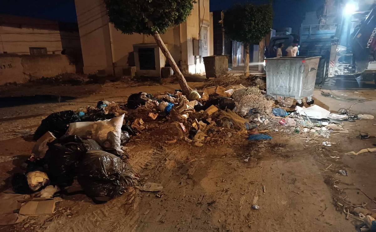 بلدية صفاقس ترفع  اكثر من   250 م3 من  النفايات من  مركز شاكر