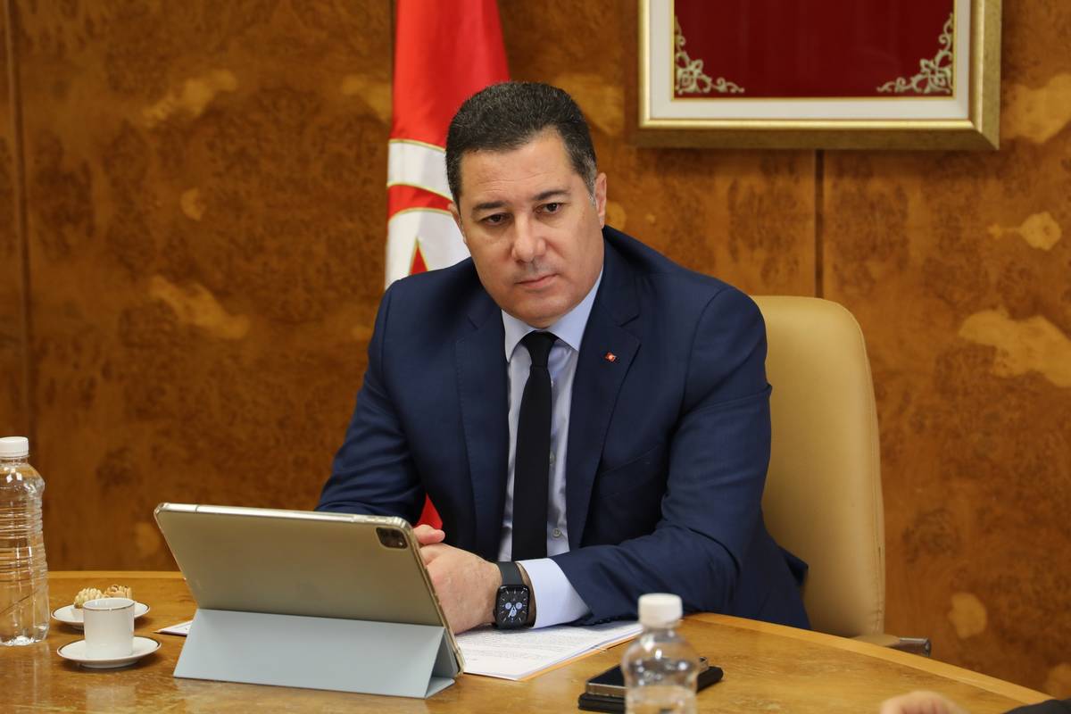 وزير النّقل  يتراس جلسة عمل مع ممثلي الوكالة الفنية للنقل البري