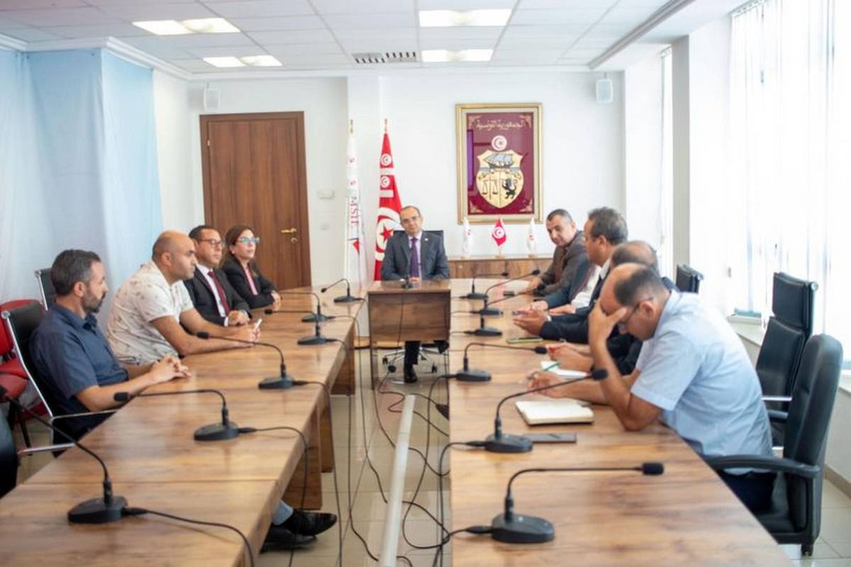 فاروق  بوعسكر  يستقبل الأعضاء الجدد للهيئة العليا المستقلة للانتخابات