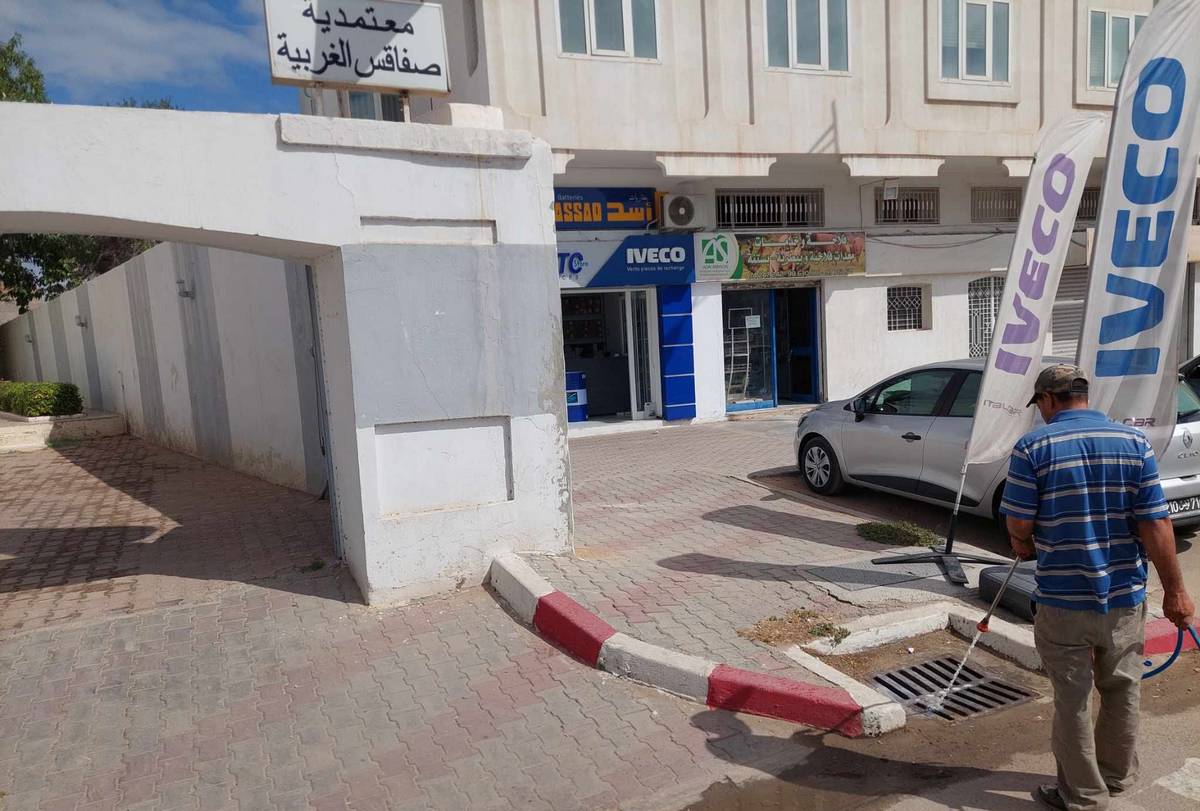 بلدية  صفاقس  تواصل عمليات  التبخير