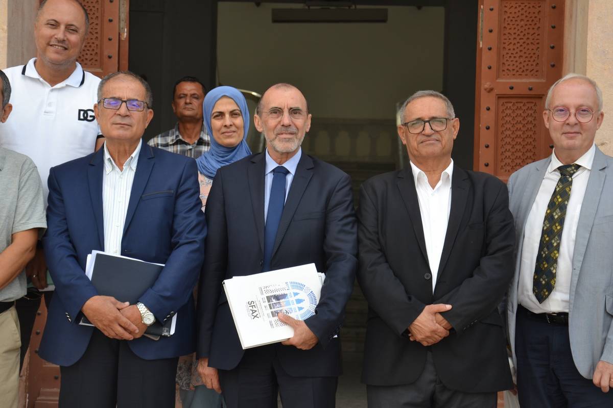 القنصل العام لفرنسا بتونس في  زيارة مجاملة الى  بلديّة صفاقس